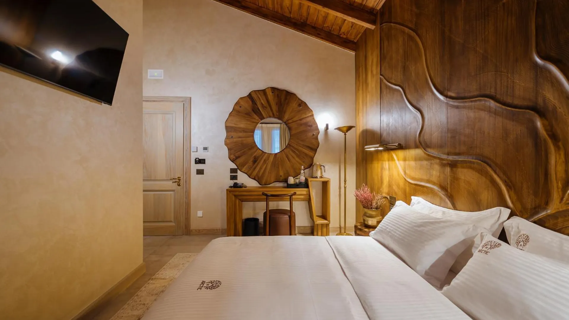 Arctic Boutique Hotel Korce
