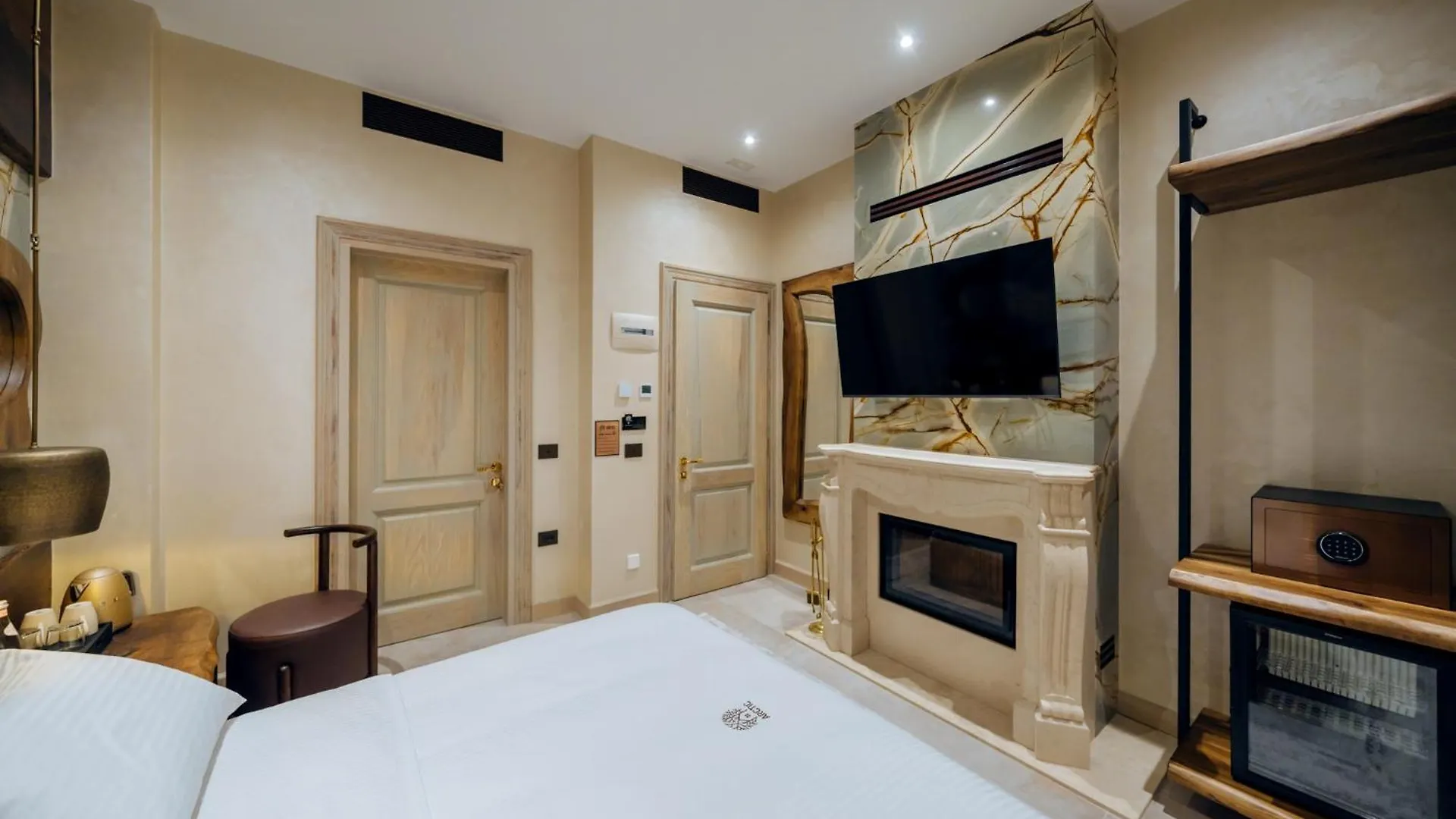 Arctic Boutique Hotel Korce