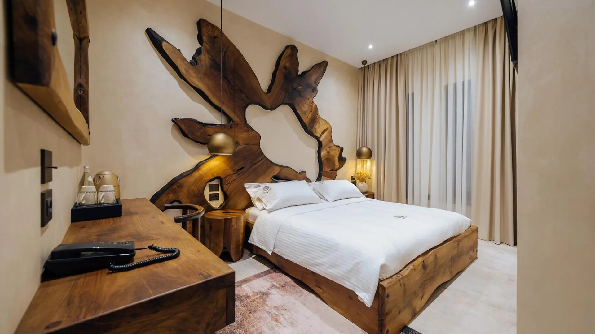 Arctic Boutique Hotel Korce