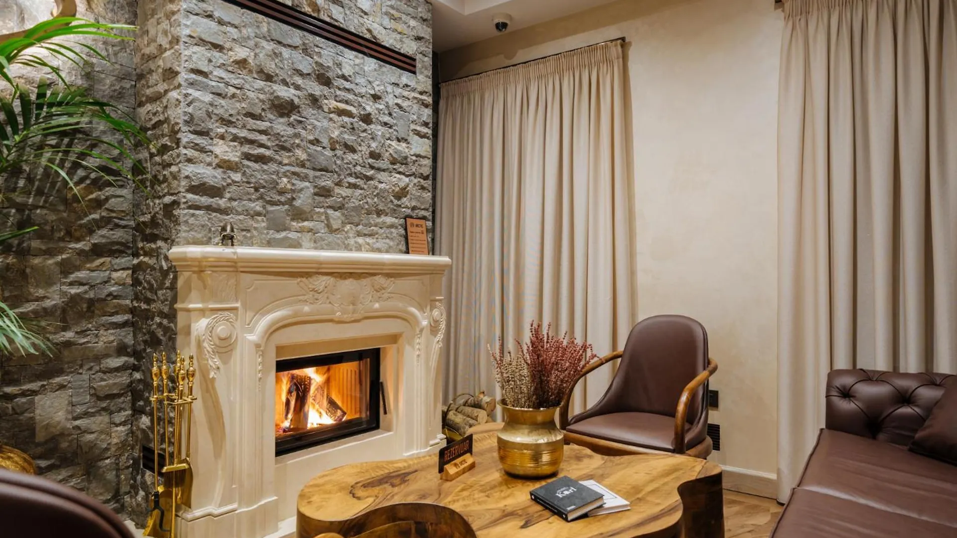 Arctic Boutique Hotel Korce